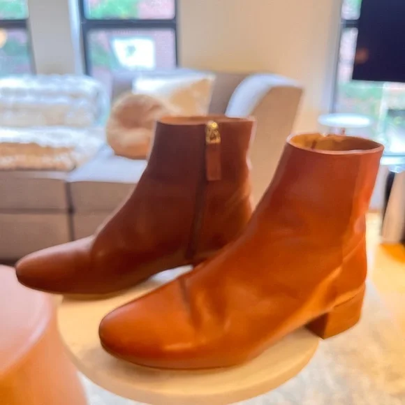 RARE — NEVER WORN Sézane Low Léa Bottines in cognac brown - Picture 4 of 12
